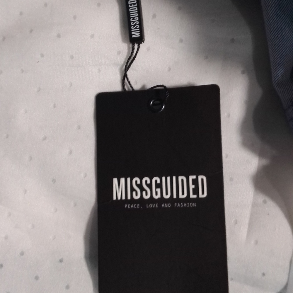 Missguided Denim Shorts - Picture 5 of 6